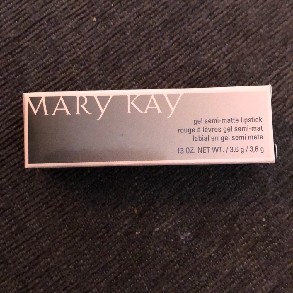 Gel semi matte lipstick